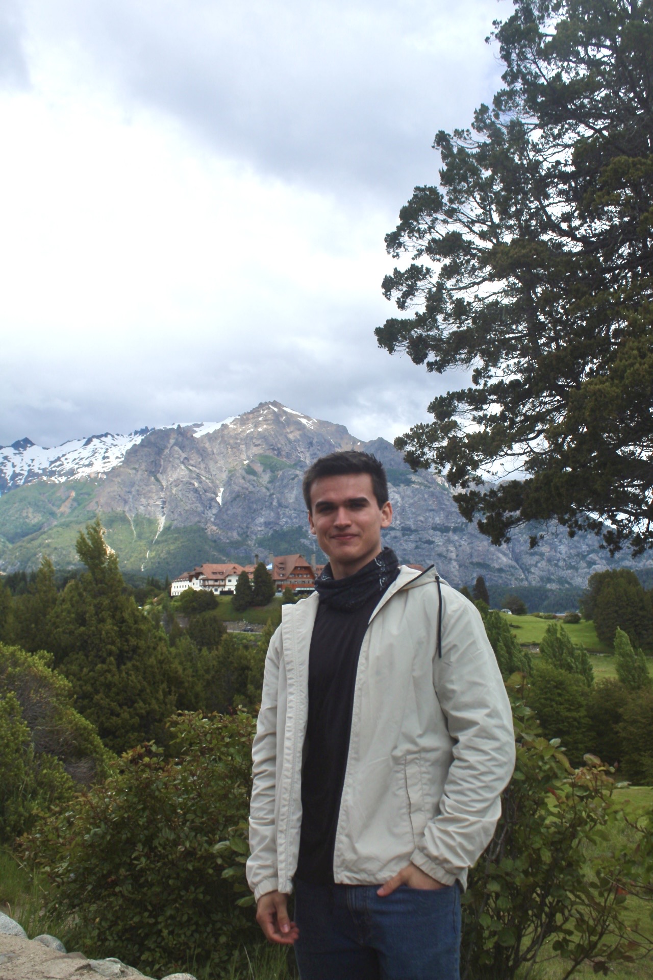 Santiago Madriz in front of mountains