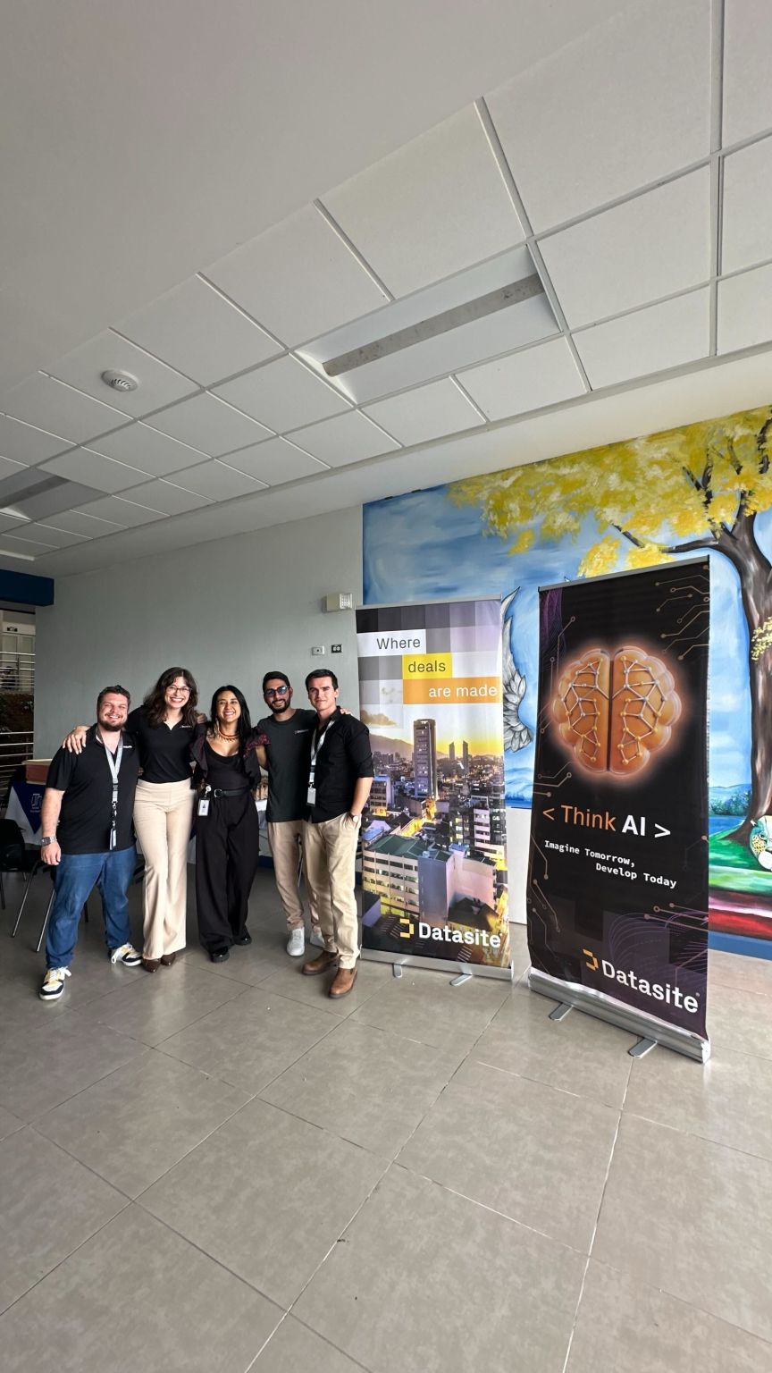 Santiago Madriz and the Datasite team at the UTN Technological Congress